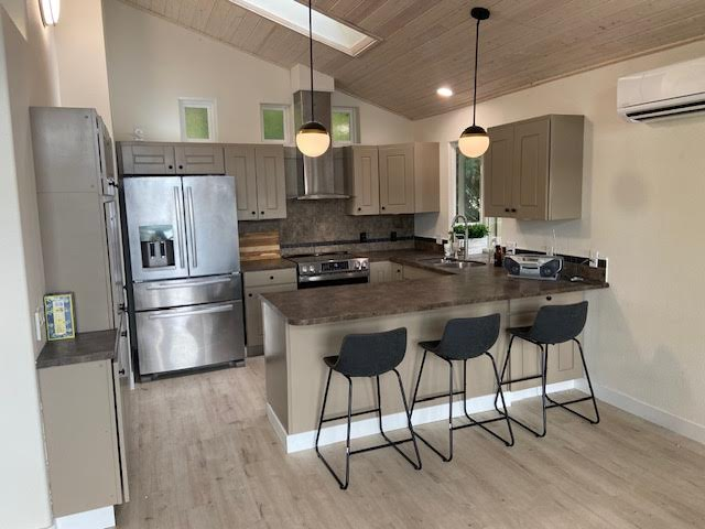 920 Sanford Ave Sw - Photo 2 of 7