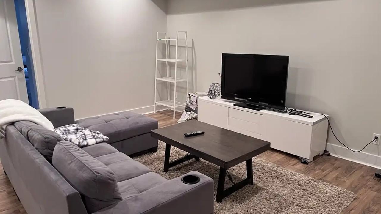15497 37A Avenue - Photo 3 of 10