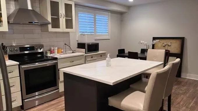 15497 37A Avenue - Photo 6 of 10