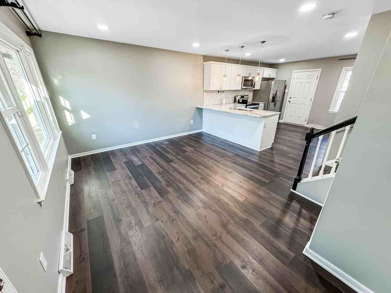 701 Goodwood Rd - Photo 2 of 18