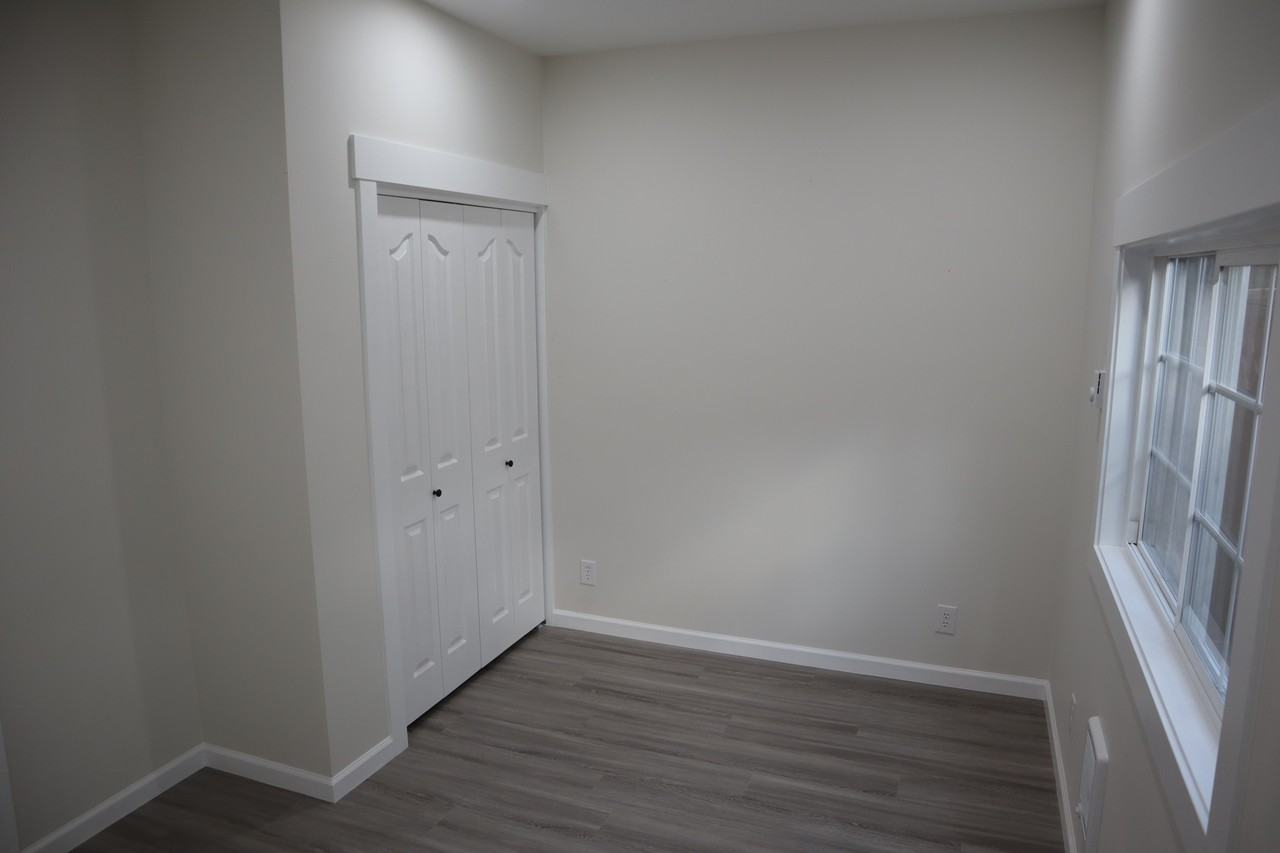 1507 Lincoln St #B - Photo 5 of 12