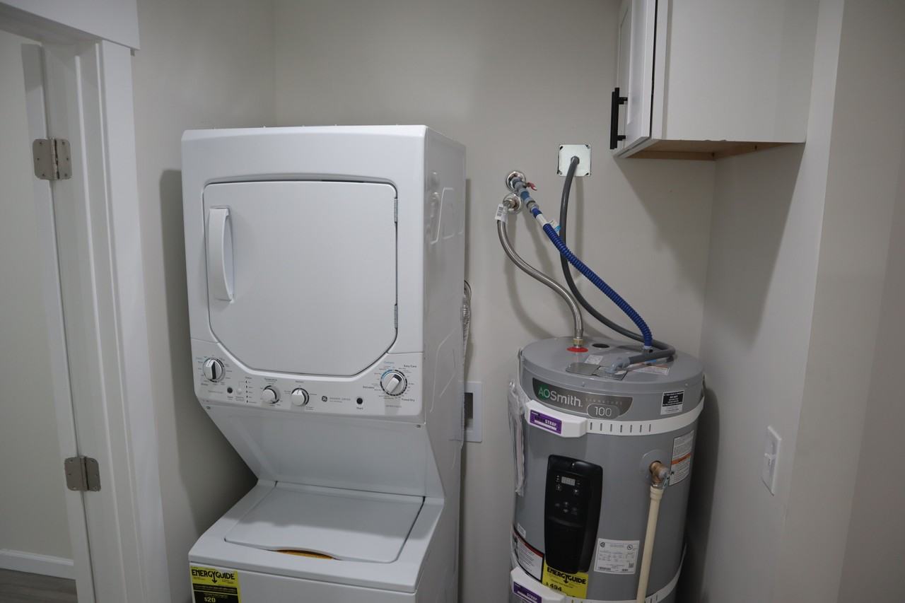 1507 Lincoln St #B - Photo 6 of 12