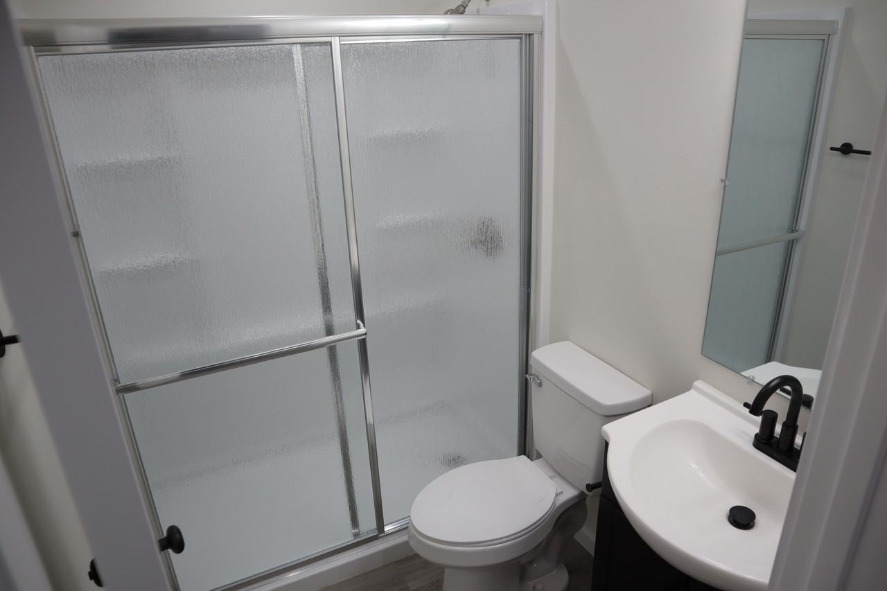 1507 Lincoln St #B - Photo 7 of 12