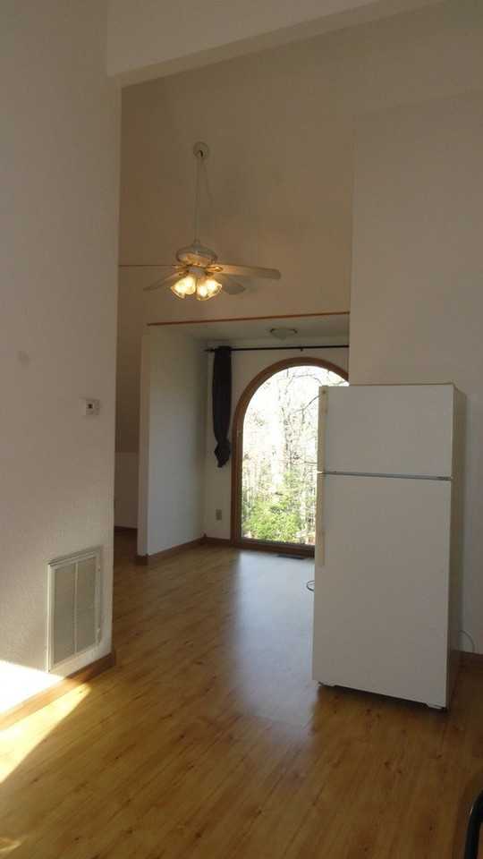 1978 Russell Manor Rd - Photo 3 of 7