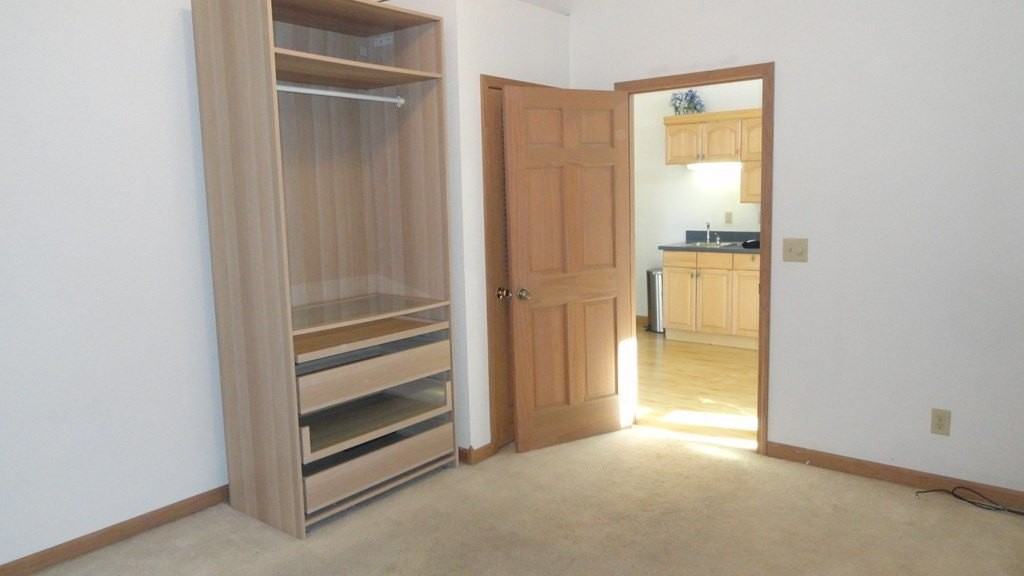 1978 Russell Manor Rd - Photo 4 of 7