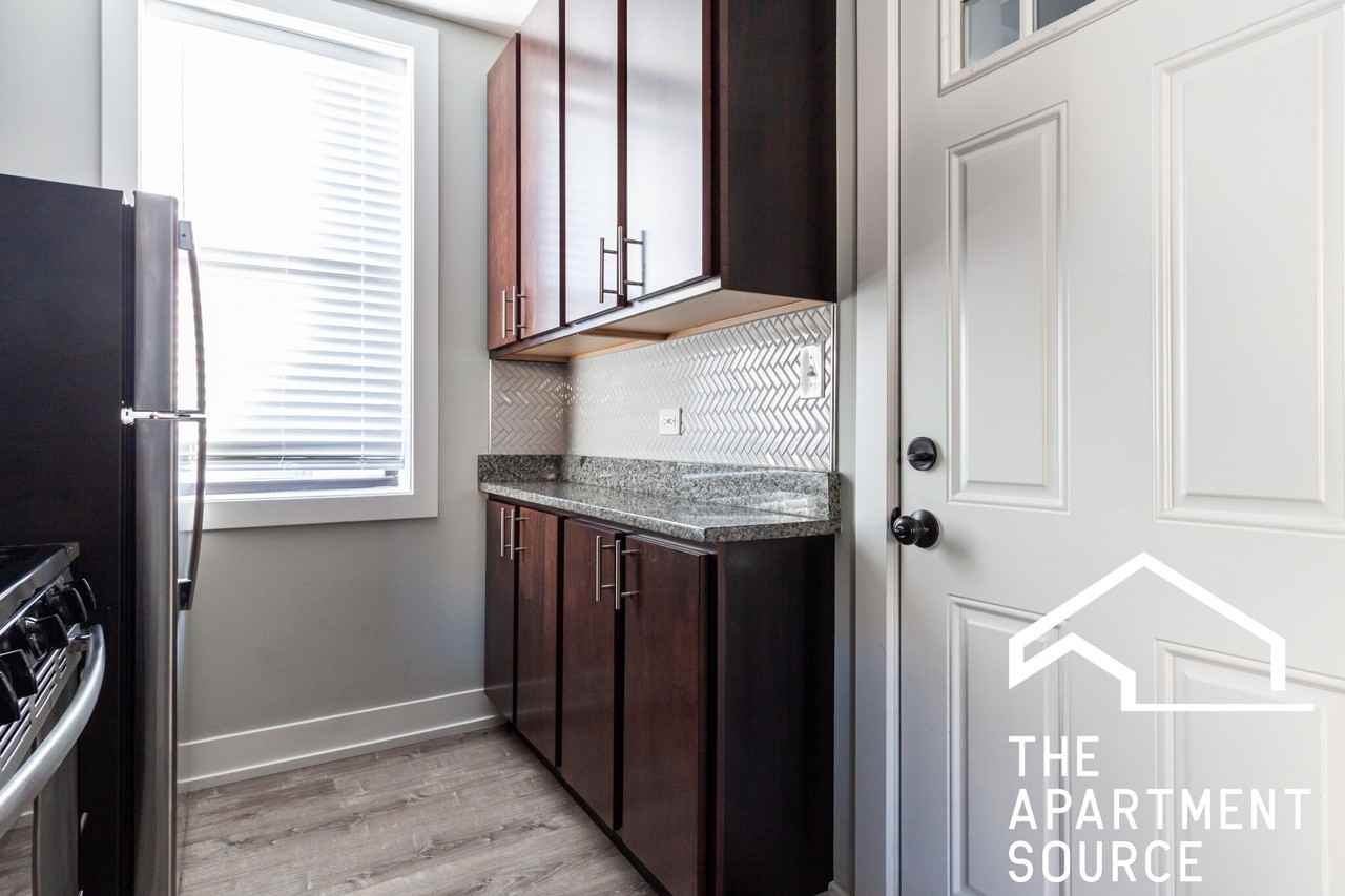 705 West Brompton Avenue #21 - Photo 2 of 9