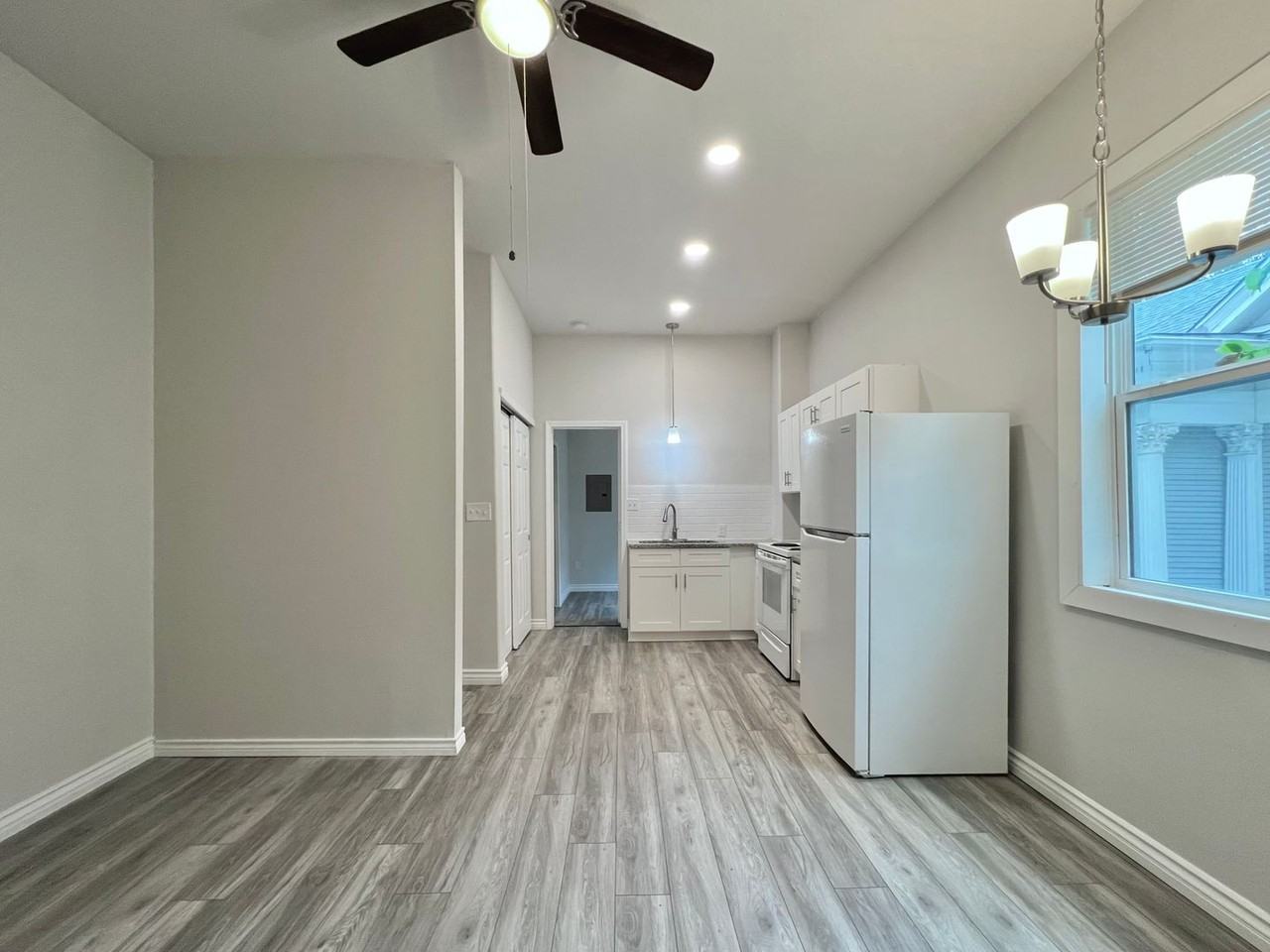 241 Post Ave - Photo 4 of 14