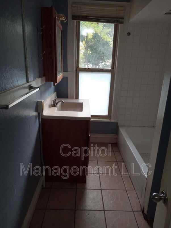 319 W Saginaw St #1 - Photo 3 of 6