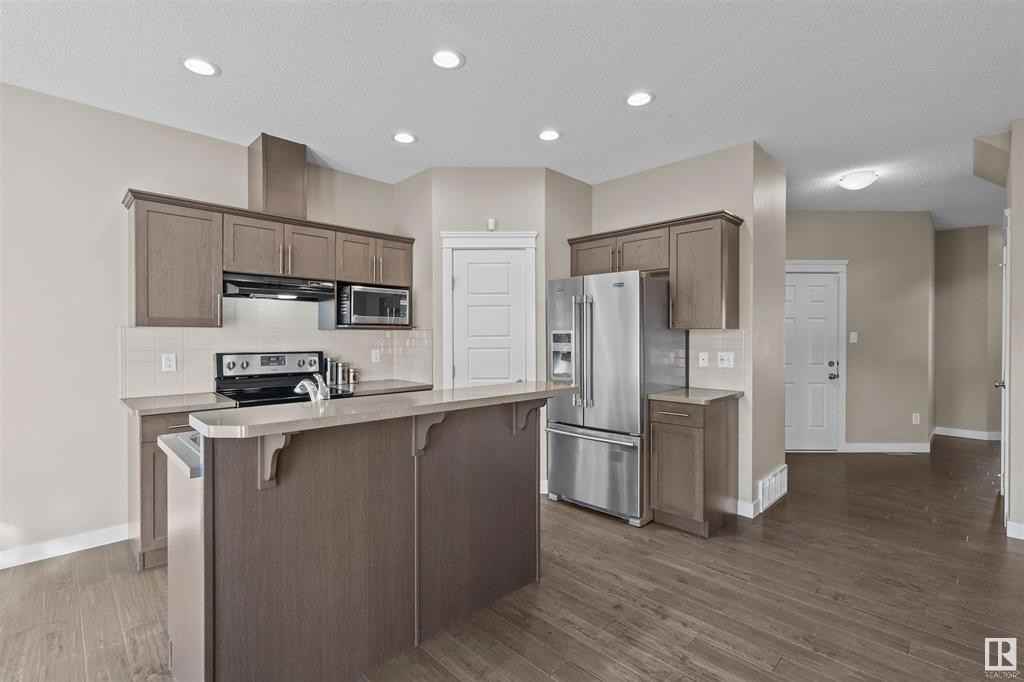 71 Elm St - Photo 4 of 36