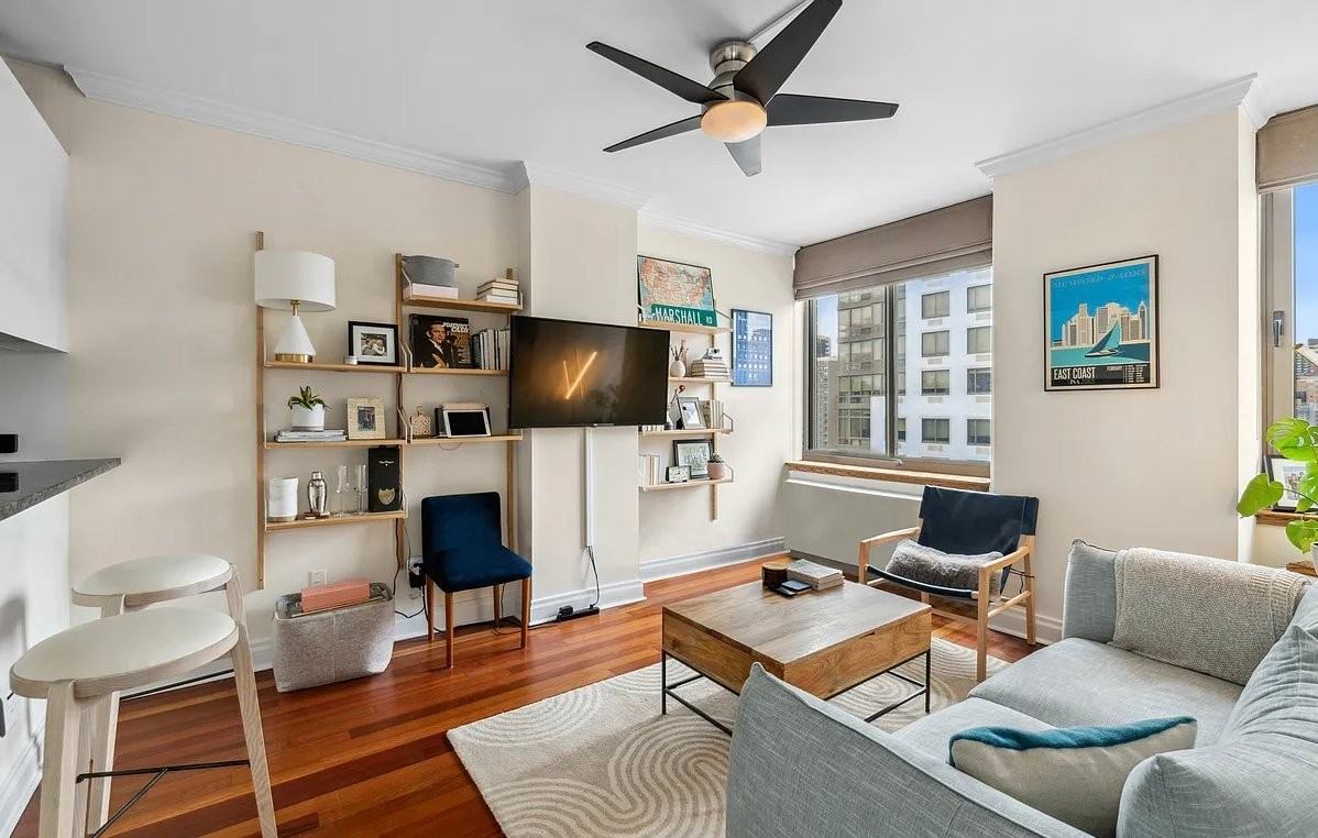 400 E 90Th St - Photo 2 of 7