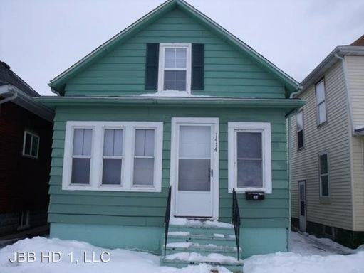 1414 15th Ave - Photo 2 of 8