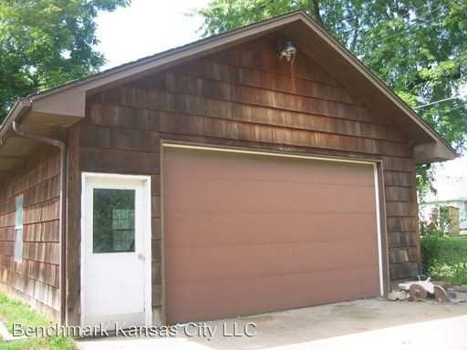 509 SW Victor Dr - Photo 3 of 10