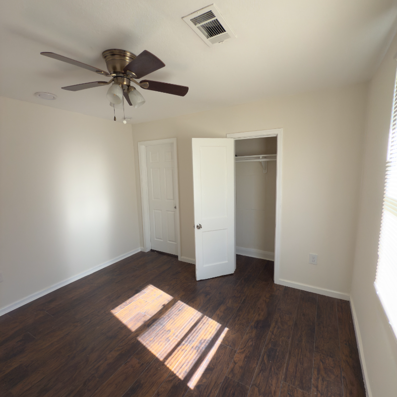 1622 Farragut St - Photo 4 of 14