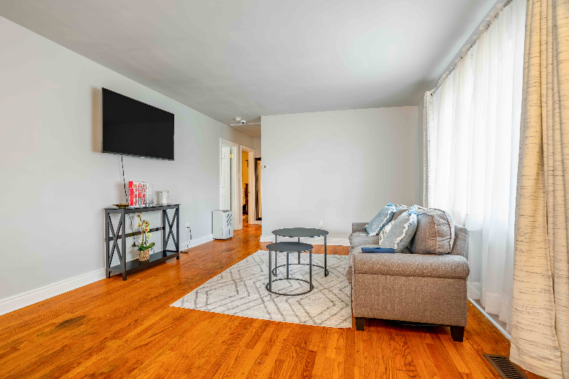 2224 Kirby Rd - Photo 3 of 10