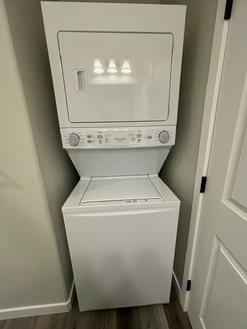 1147 Annalise St - Photo 2 of 12