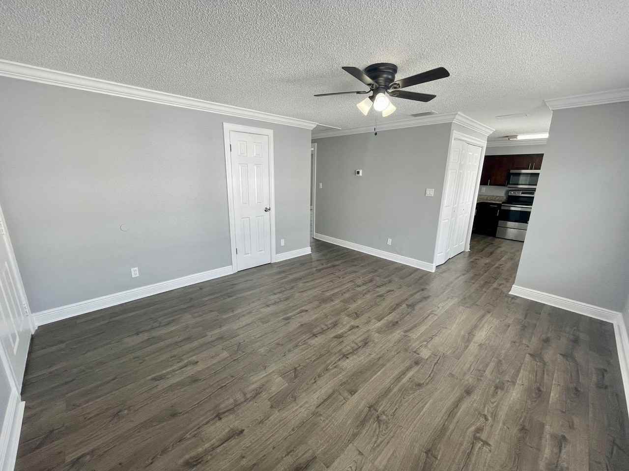 910 Alicia Ave Apt 4a #4A - Photo 4 of 15