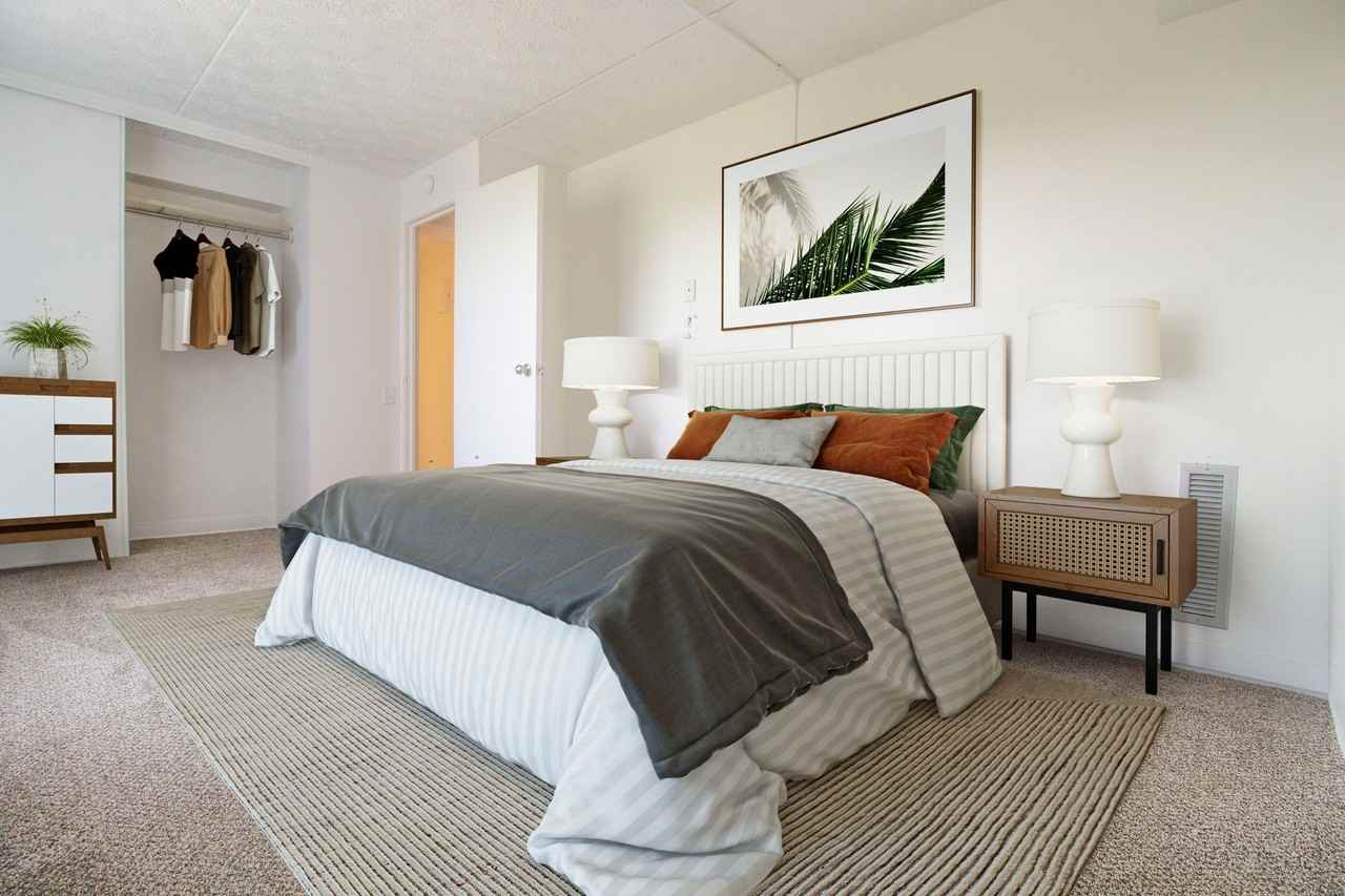 2345 Oxford - Photo 4 of 35