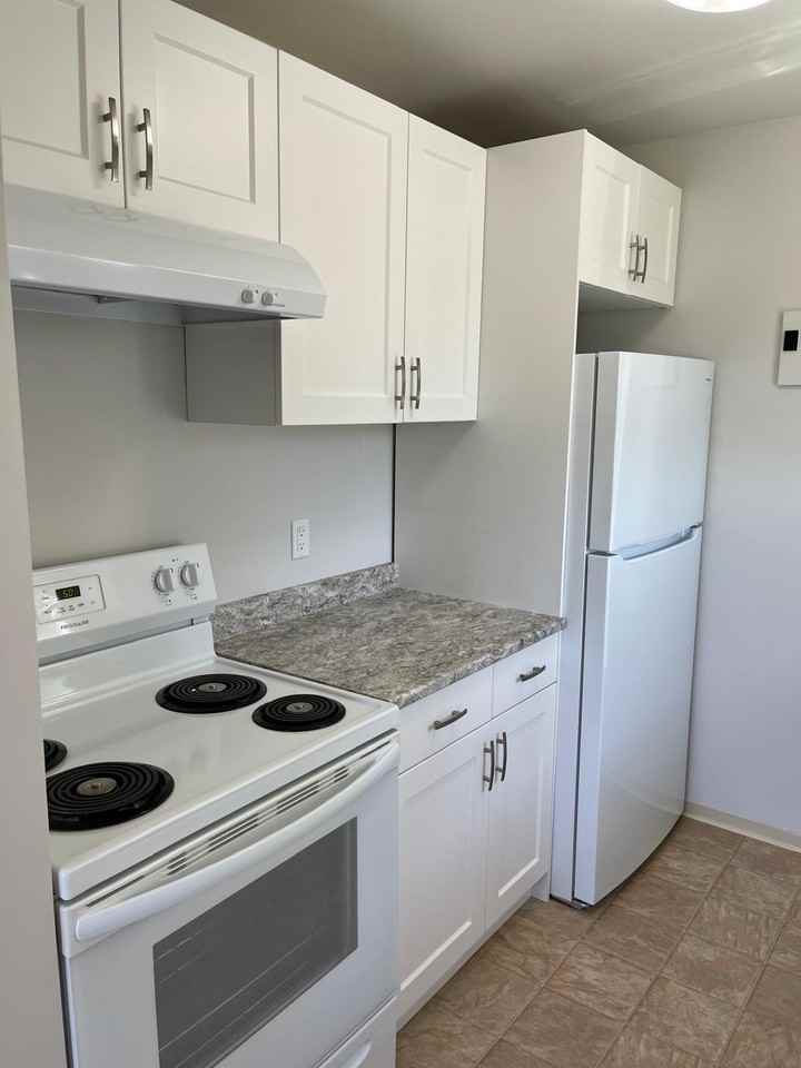 1800 Comox Avenue - Photo 2 of 16