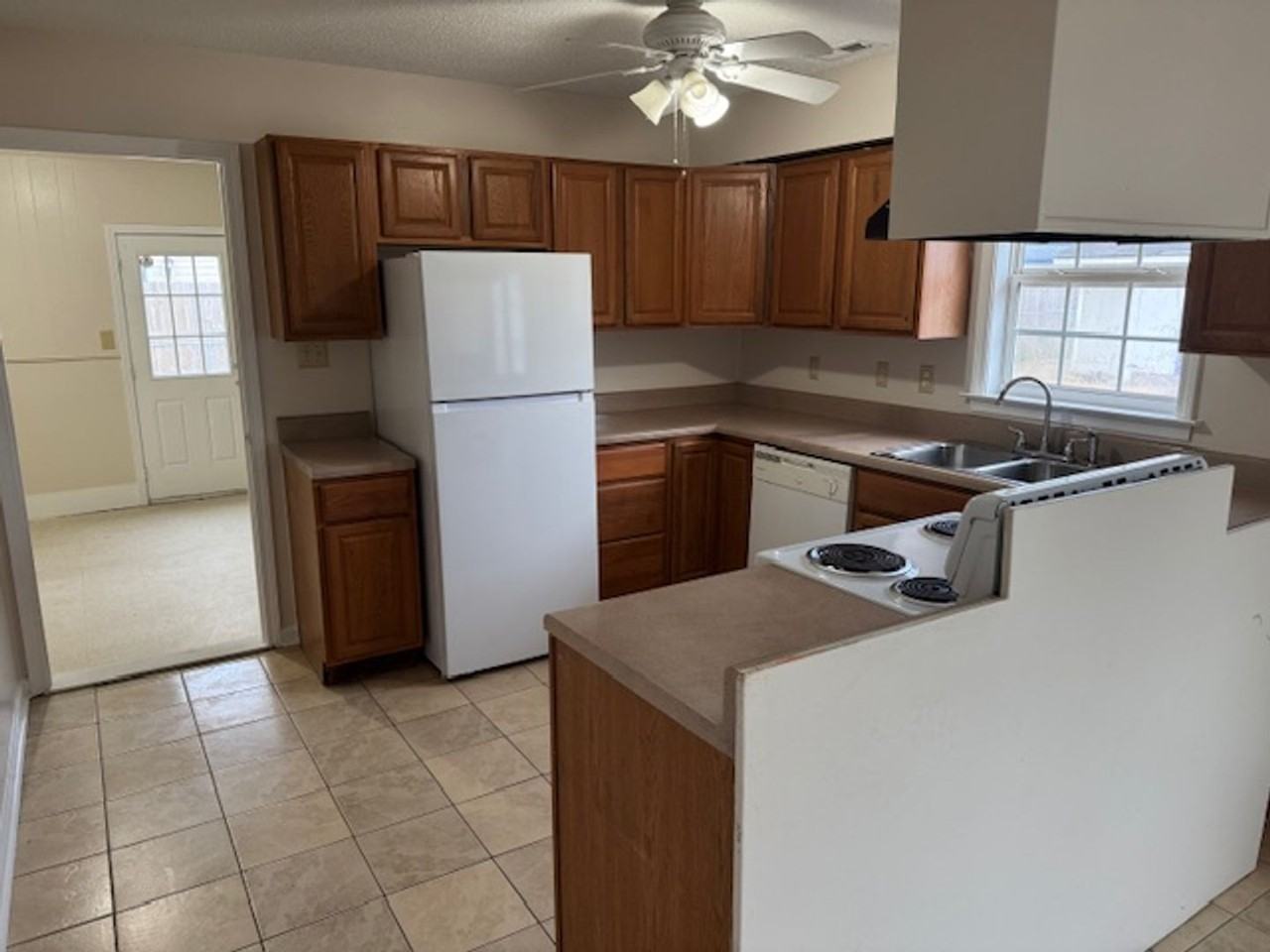 125 Tarheel Dr - Photo 4 of 13