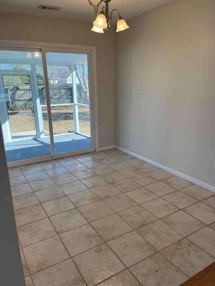 2613 Hastings Dr - Photo 4 of 22
