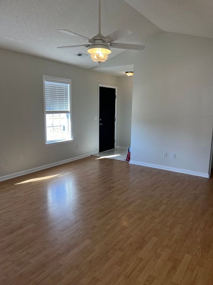 2613 Hastings Dr - Photo 5 of 22