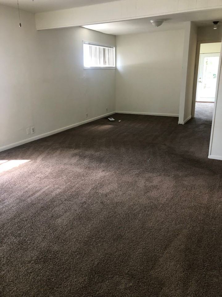 405 North Clark Street - Photo 2 of 11