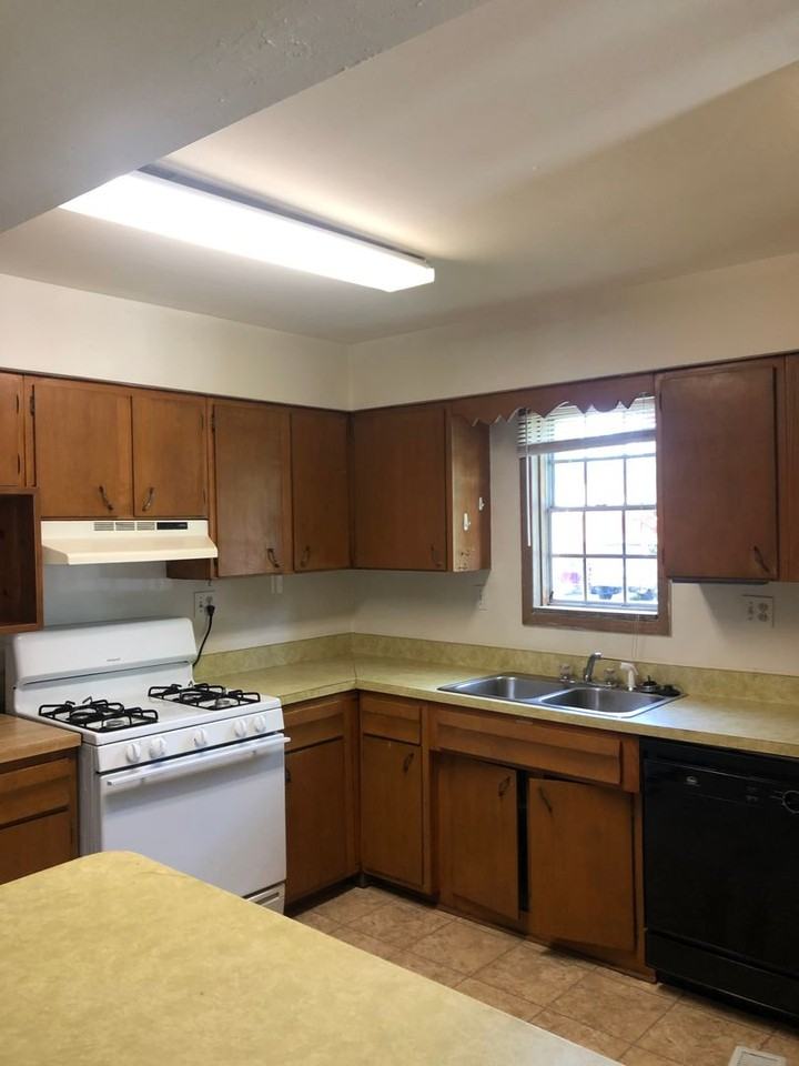 405 North Clark Street - Photo 3 of 11