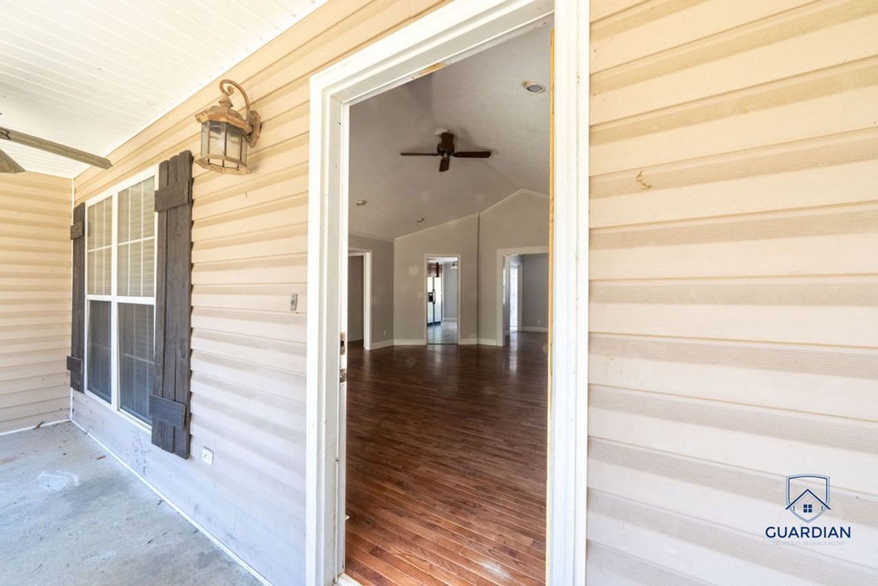 375 Shady Grove Rd - Photo 3 of 13