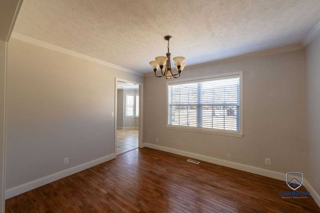 375 Shady Grove Rd - Photo 5 of 13