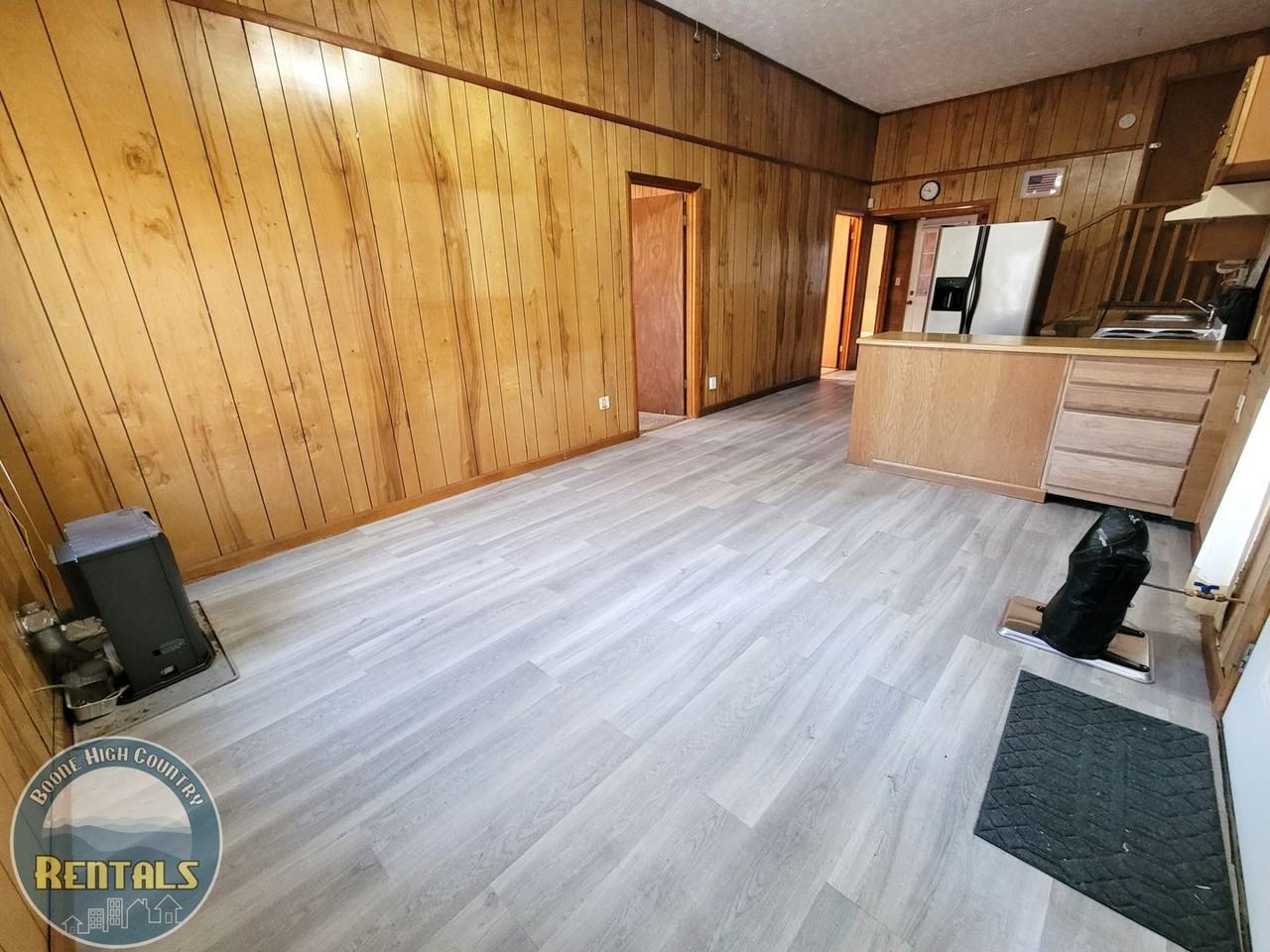 1580 Shulls Mill Rd - Photo 2 of 14