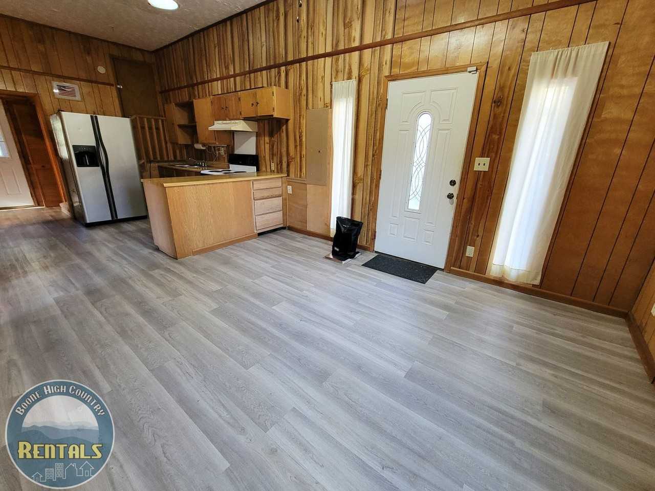 1580 Shulls Mill Rd - Photo 3 of 14