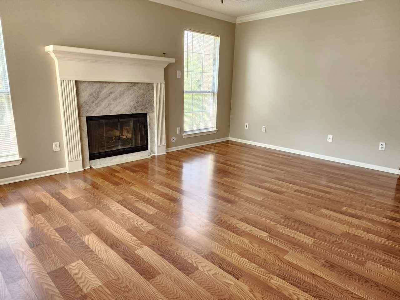 902 Pheasant Cv - Photo 2 of 14