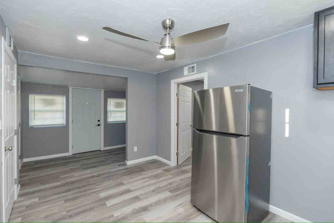 203 S Kentucky St - Photo 5 of 22