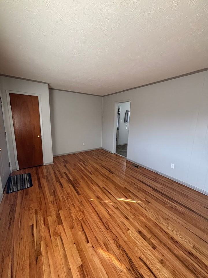 1615 Mccroskey Ave - Photo 3 of 14