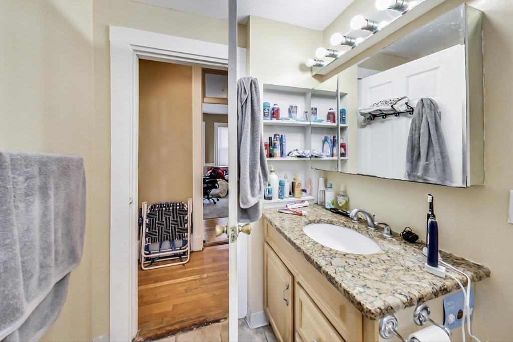 47 Hillside St #2A - Photo 5 of 11