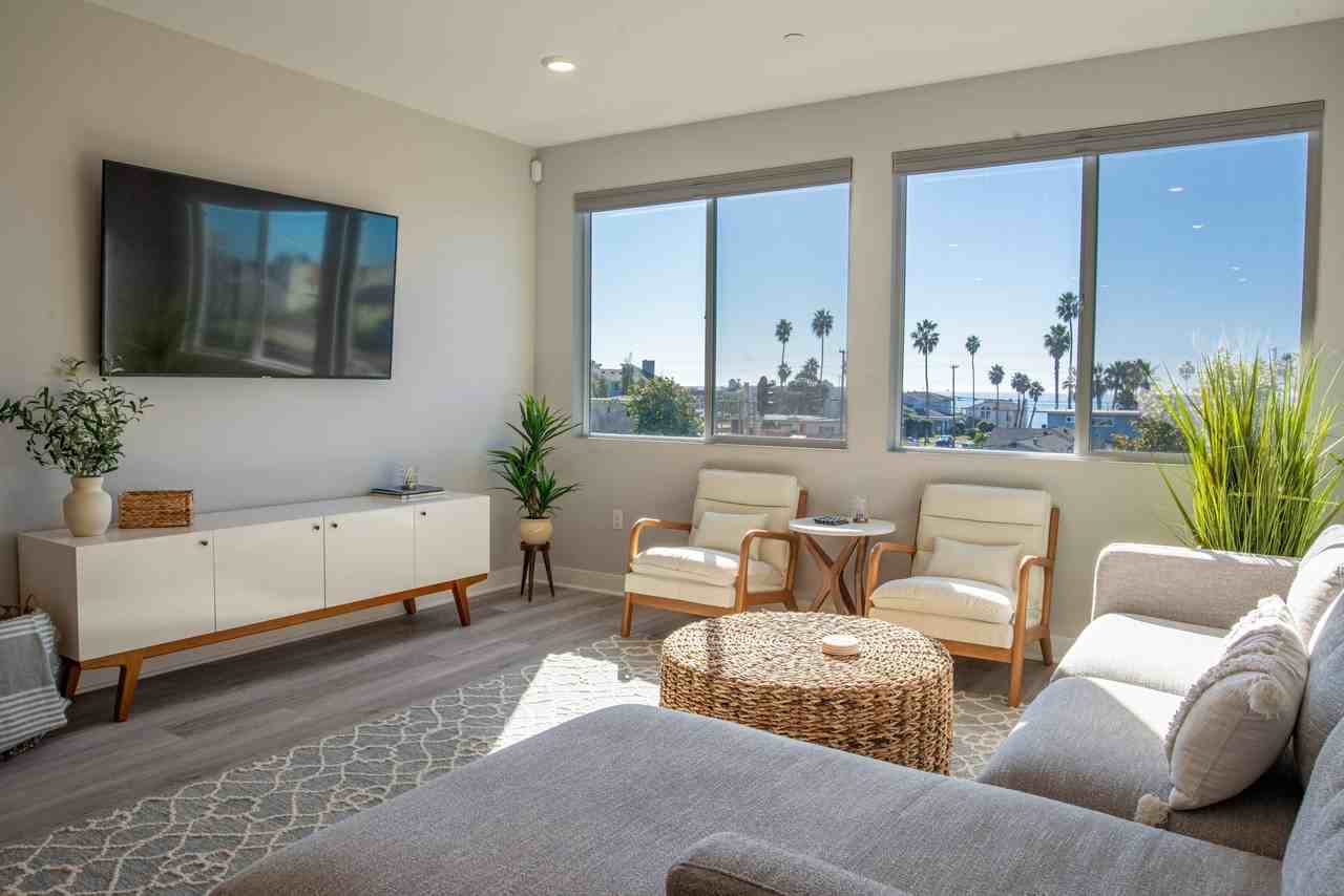 1105 S Cleveland St #206 - Photo 4 of 21