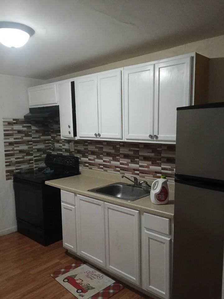 539 W Maple St #NA - Photo 2 of 5