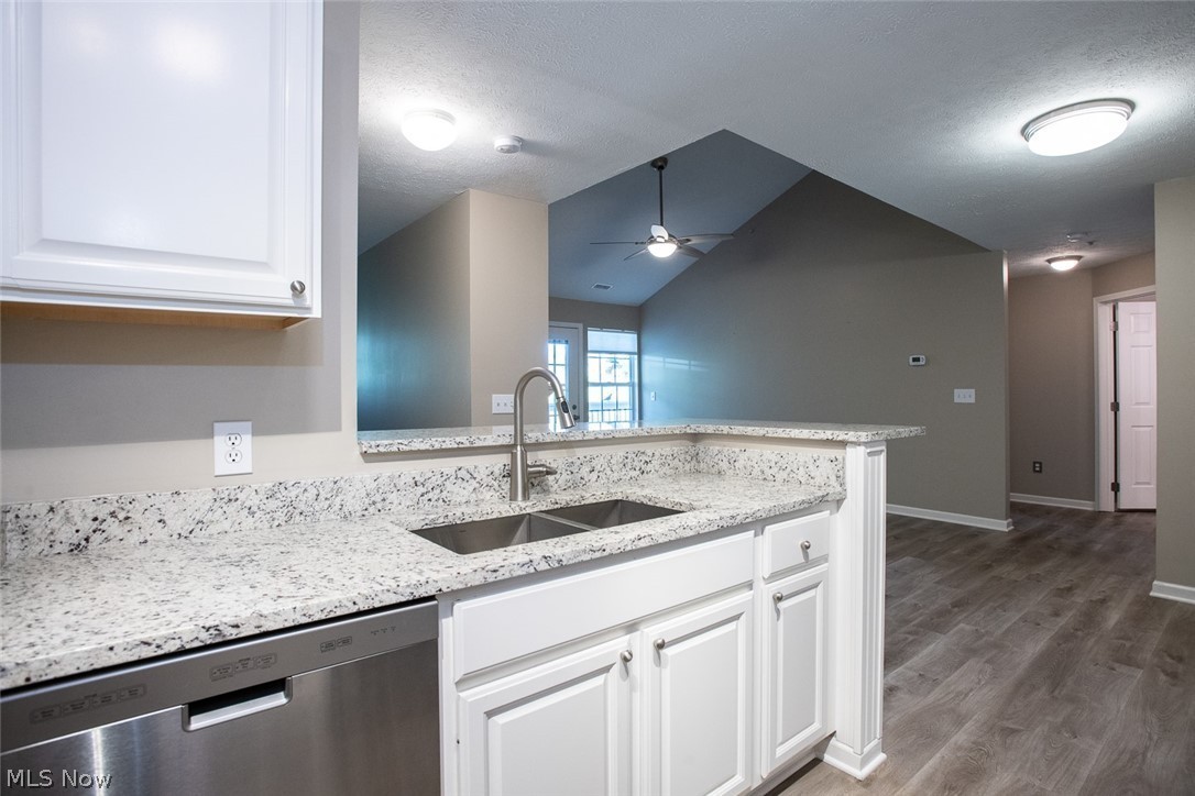 14822 Lenox Dr #222 - Photo 6 of 23