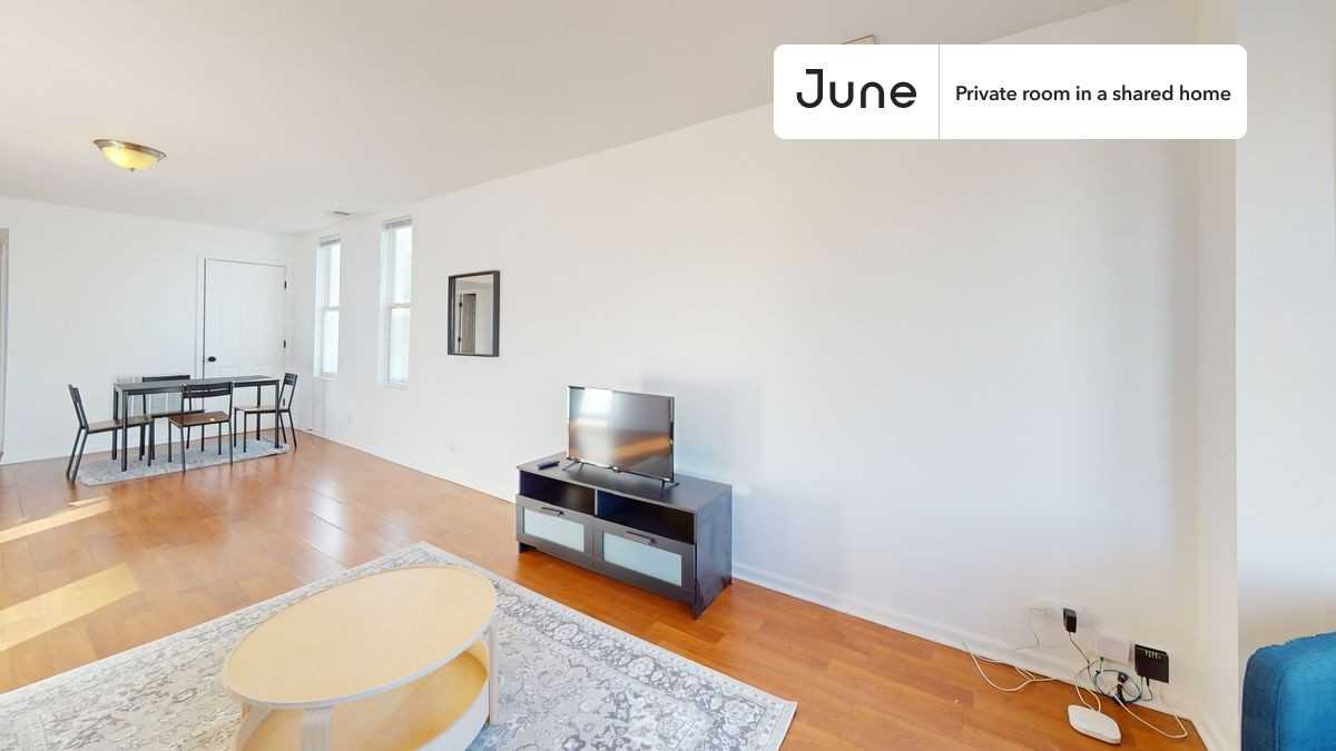 1841 N Mozart St #B - Photo 4 of 10