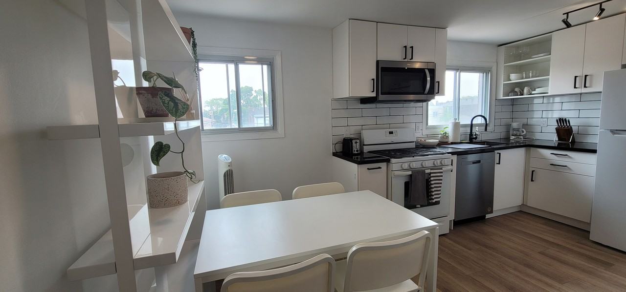 177 Earlscourt Avenue - Photo 3 of 12