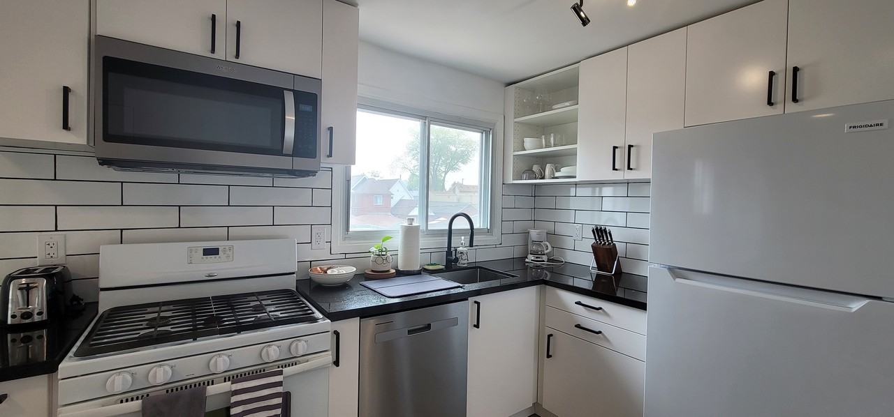 177 Earlscourt Avenue - Photo 2 of 12