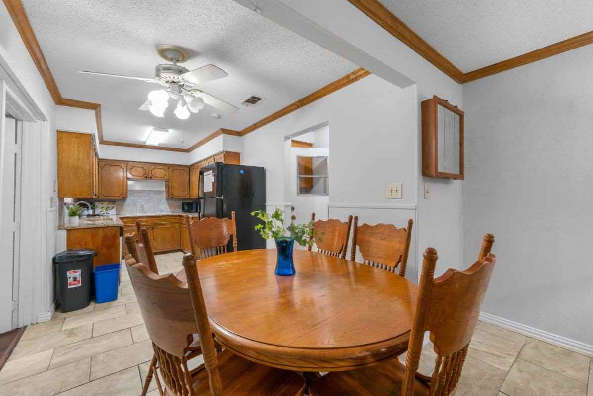 4257 Burning Tree Lane 1F - Photo 3 of 23