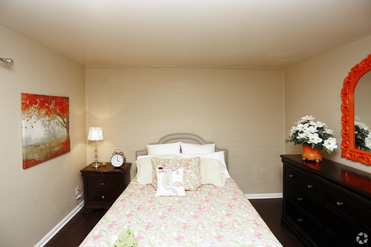 Red Bud Landing - Photo 6 of 8