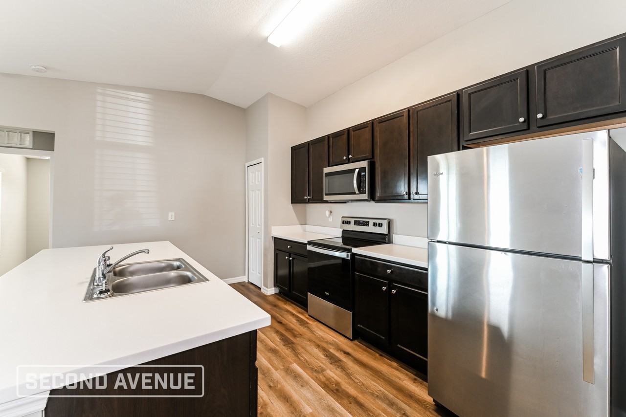 108 Nw 26th St - Photo 5 of 26