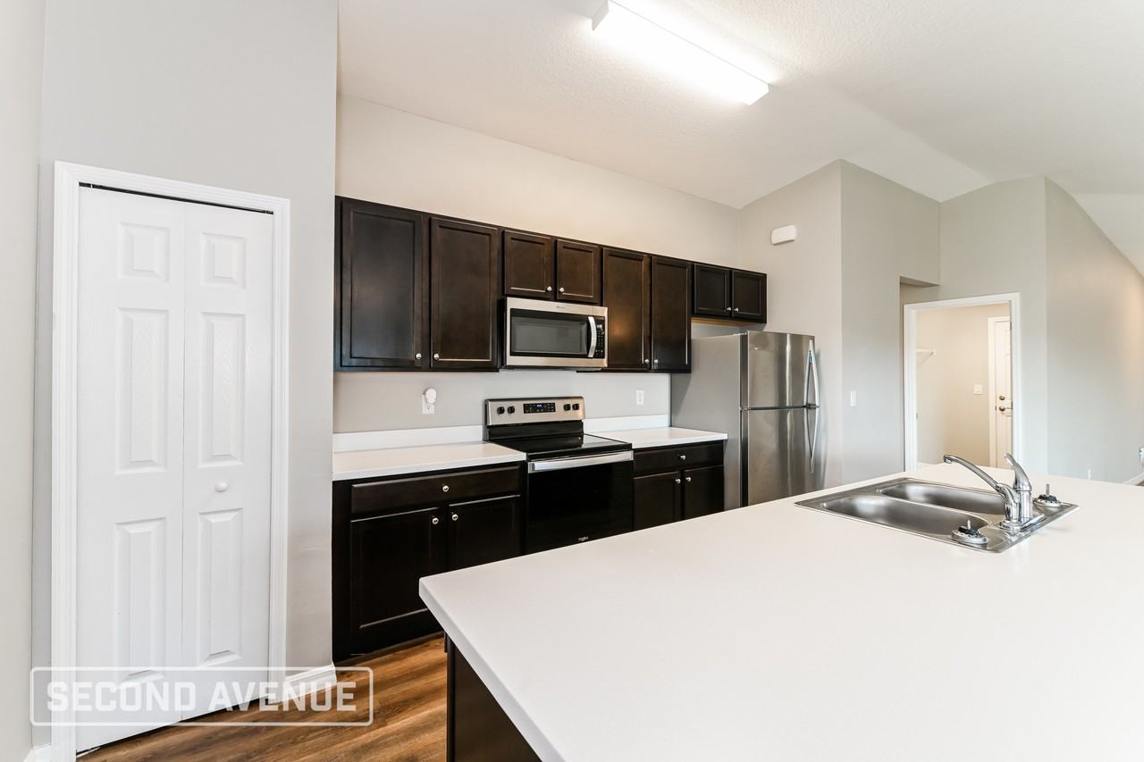 108 Nw 26th St - Photo 7 of 26