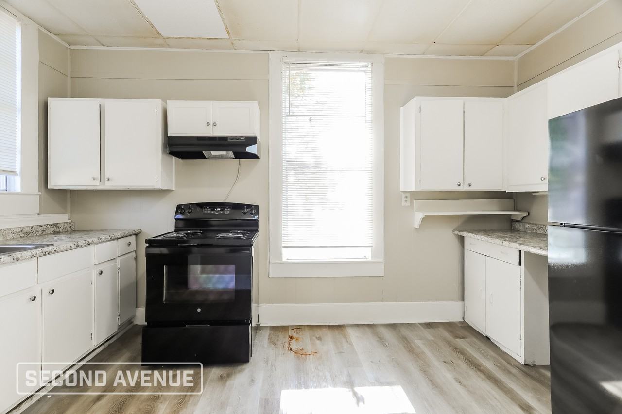 2923 Avenue Z - Photo 7 of 27
