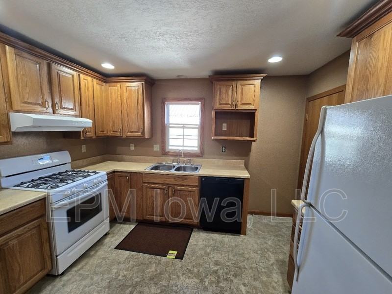 1448 N St Sw - Photo 6 of 11