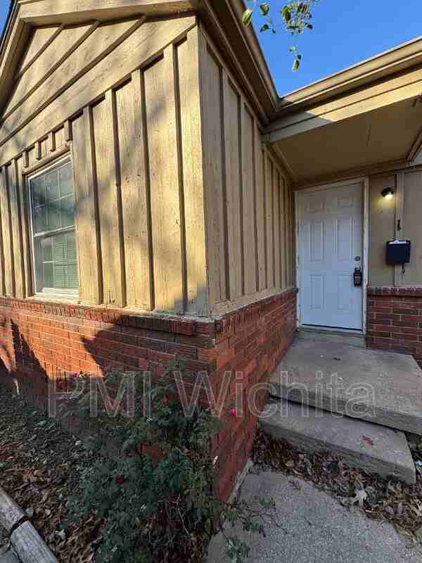 1512 South Pattie Street #1 - Photo 2 of 10