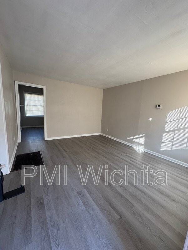 1512 South Pattie Street #1 - Photo 3 of 10