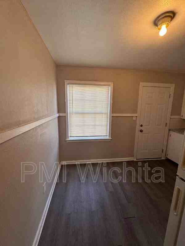 1512 South Pattie Street #1 - Photo 4 of 10